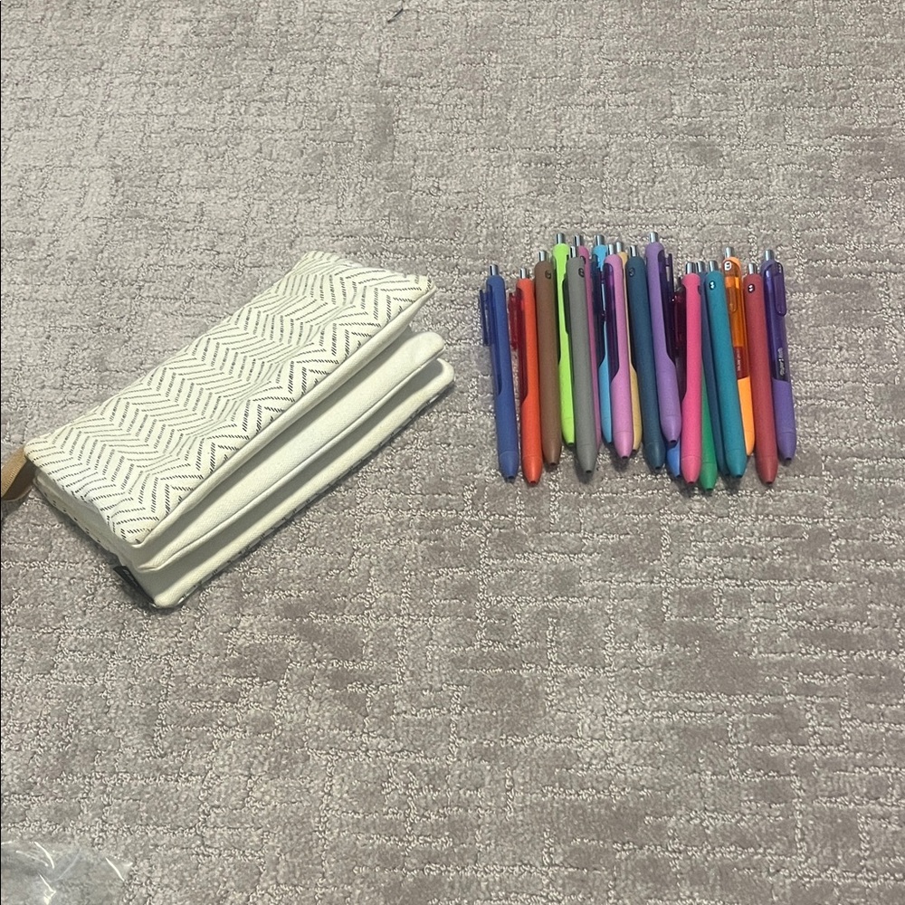 Paper Mate InkJoy Gel Pens and 3 Compartment Pencil Pouch